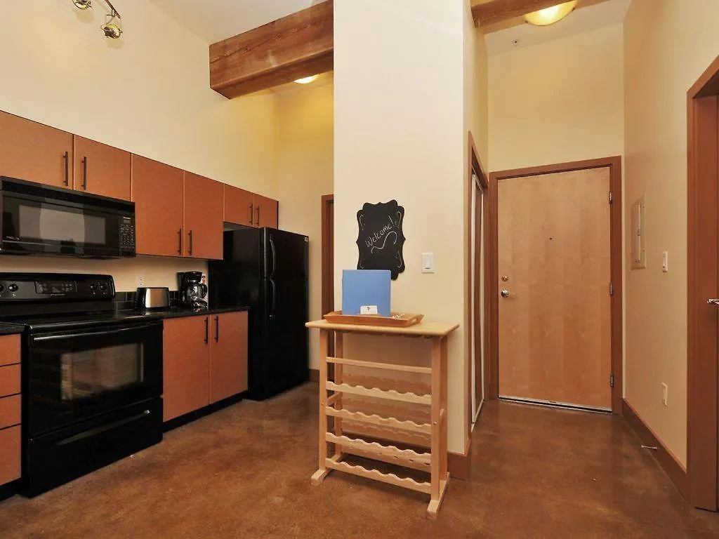 Gorgeous Luxury 2 Bedroom 2 Bath Condo In Old Town Victoria Canada