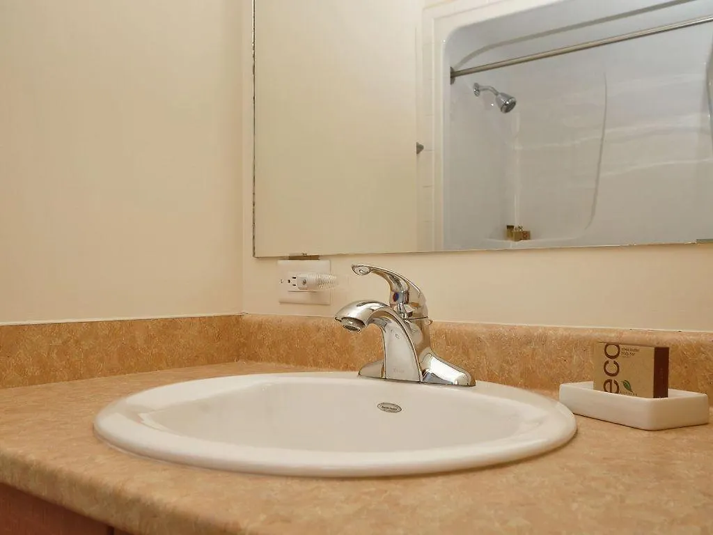 Gorgeous Luxury 2 Bedroom 2 Bath Condo In Old Town Victoria