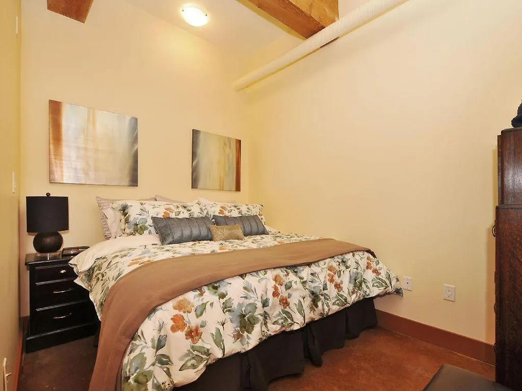 Gorgeous Luxury 2 Bedroom 2 Bath Condo In Old Town Victoria 0*,  Canada
